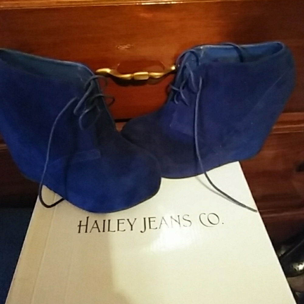 Colbalt Blue lace-up shooties